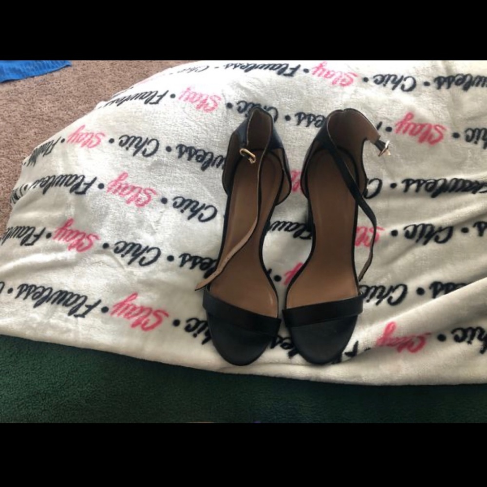 Charlotte Russe hills